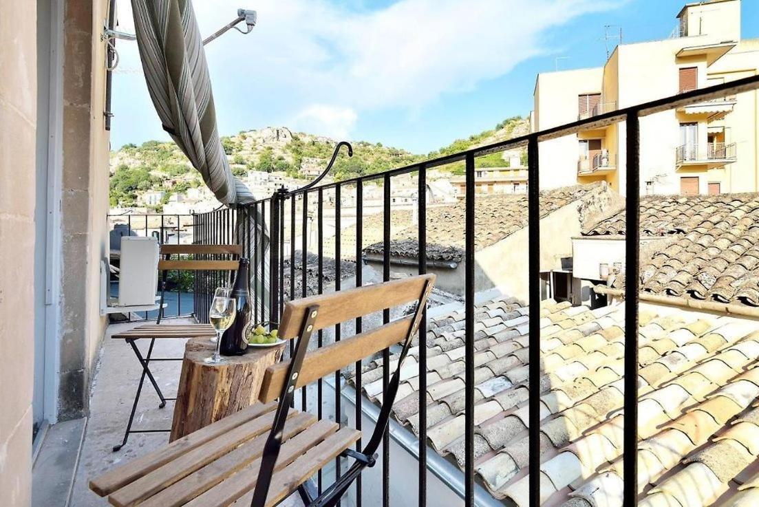 Misar-36 Hotel Modica Bagian luar foto