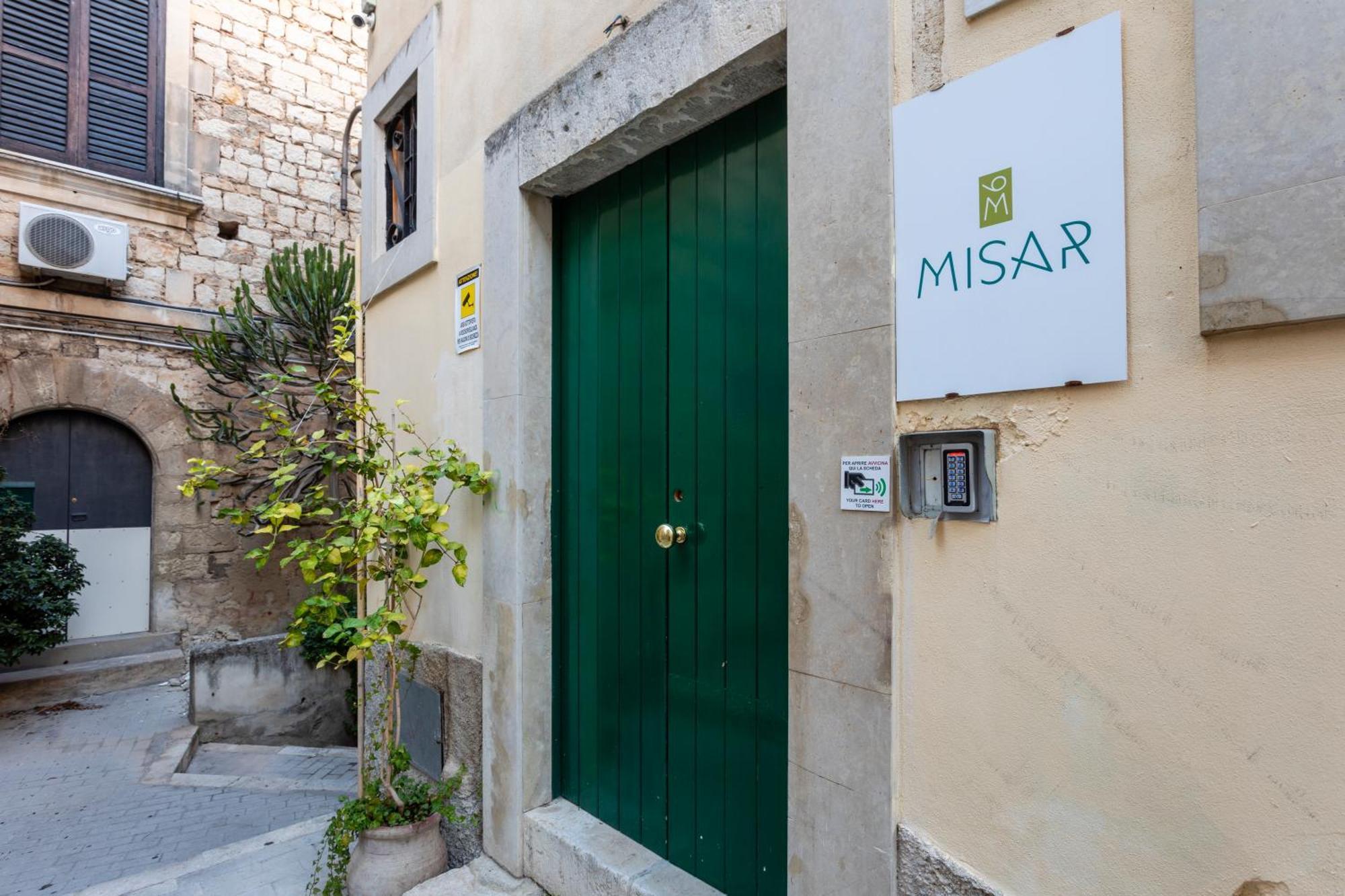 Misar-36 Hotel Modica Bagian luar foto